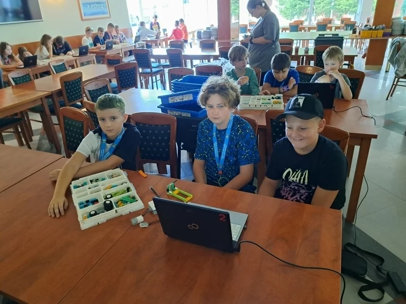 9 2zajecia z konstruowania i programowania robotow.